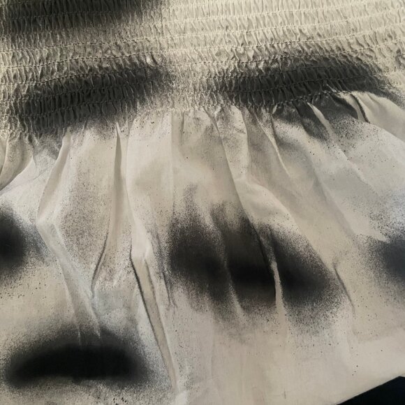 Spray painted polka dot mini skirt DIY upcycled - Picture 2 of 4